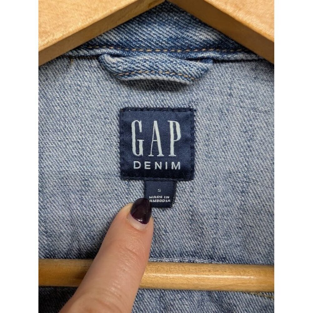 Gap Womens size small - Medium Wash Long Sleeve Button Up Cotton Denim - Picture 2 of 7
